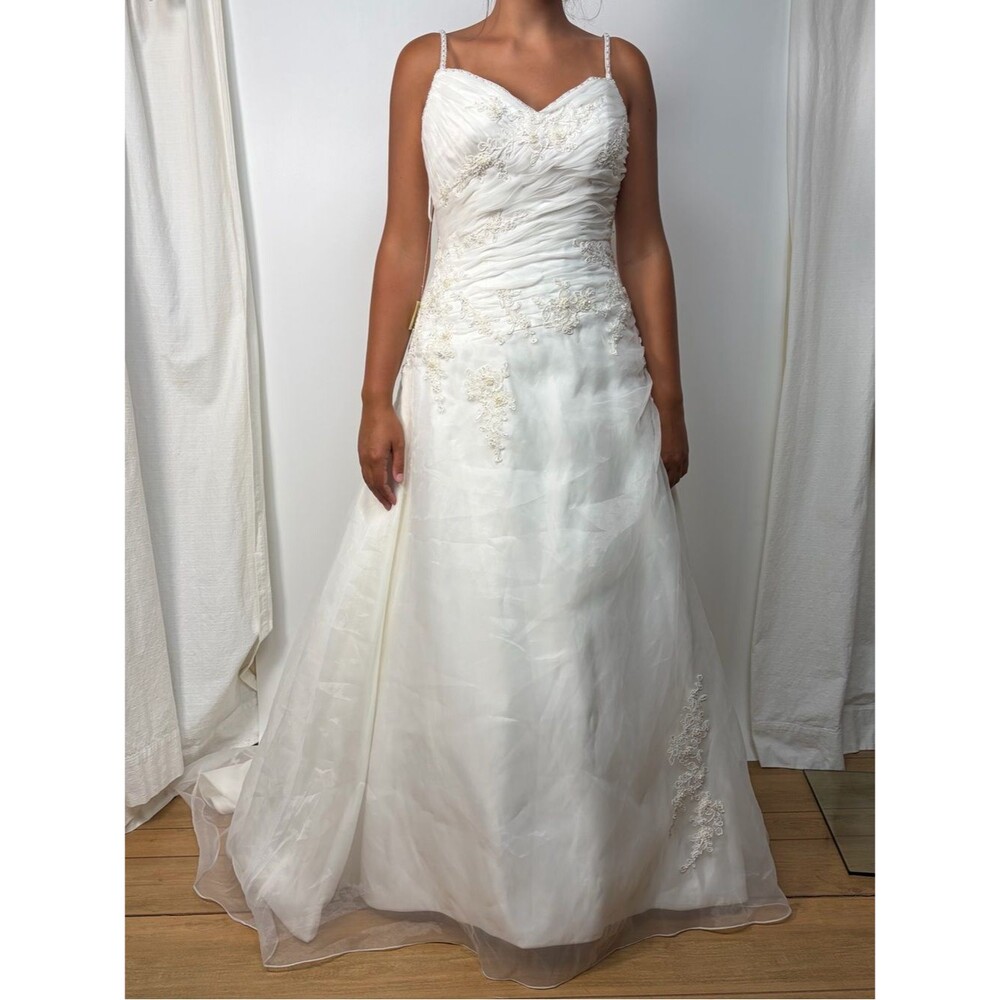 NEW A&T A-Line Fit and Flare Sweetheart Strapped Wedding Gown Ivory $670 Retail